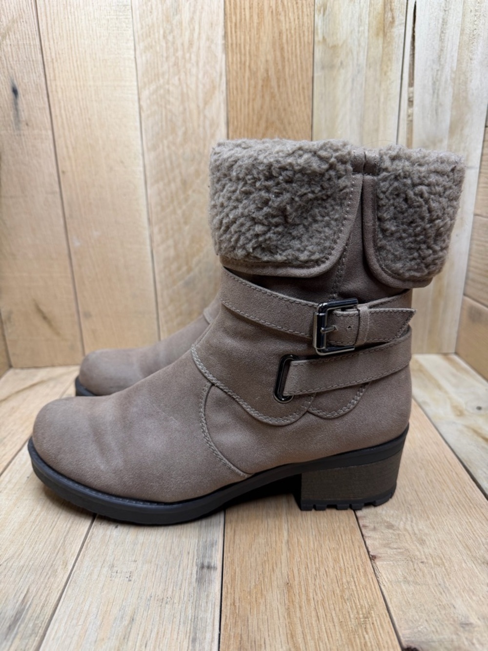 White Mountain Bandwagon Boots Women's Size 8M Tan Faux Fur Lined Zip Ankle